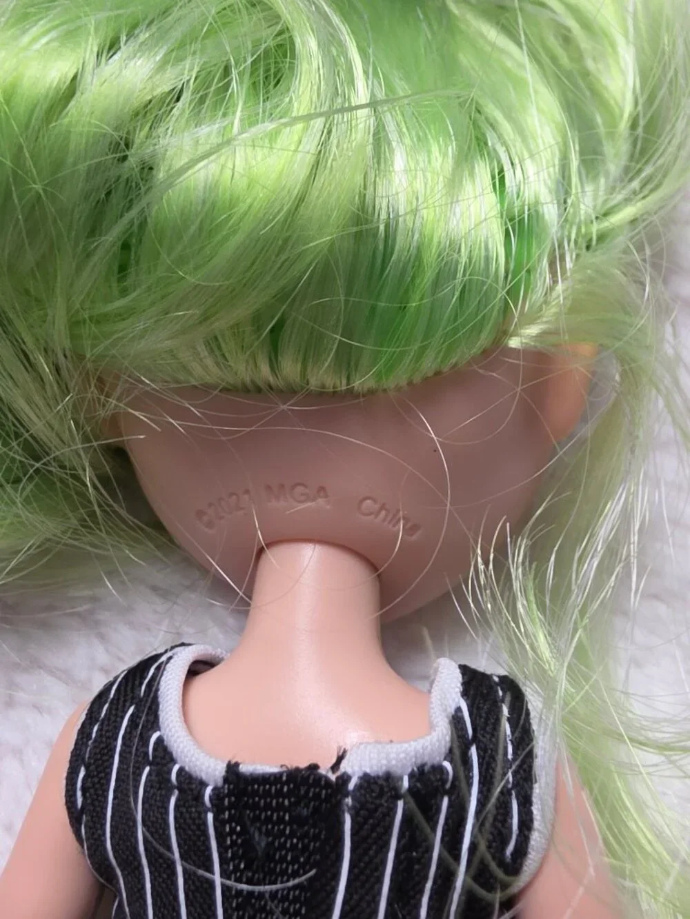 2022 Rainbow High Junior Jade Hunter Fashion Doll Series 1 Green MGA
